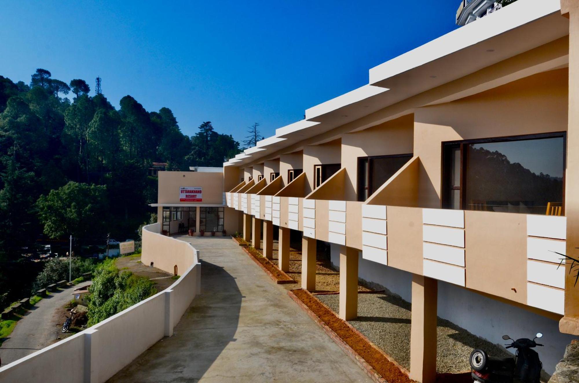 Uttarakhand Resort Каусані Екстер'єр фото