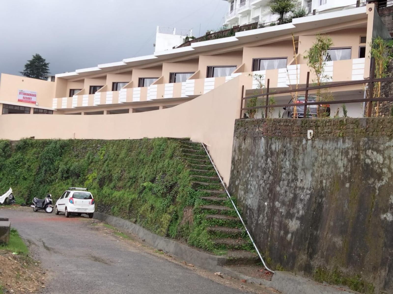 Uttarakhand Resort Каусані Екстер'єр фото