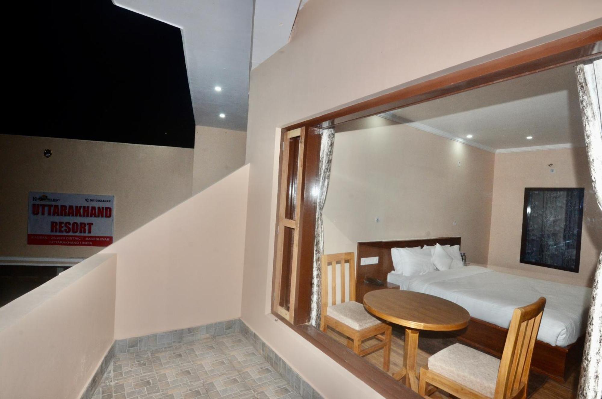 Uttarakhand Resort Каусані Екстер'єр фото