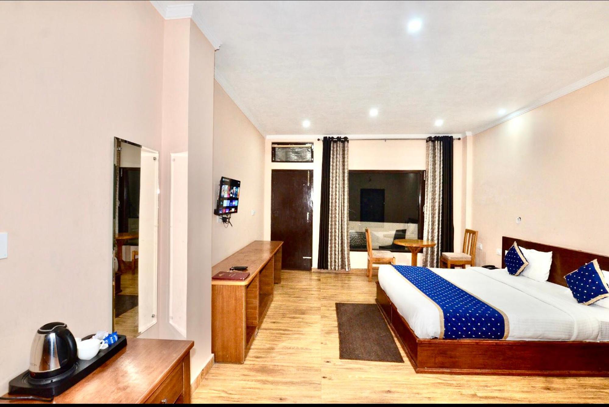 Uttarakhand Resort Каусані Екстер'єр фото