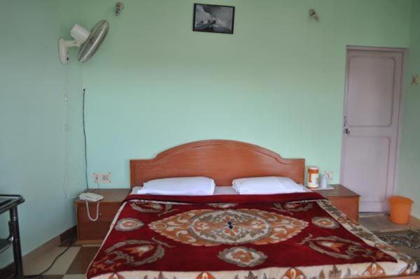 Uttarakhand Resort Каусані Екстер'єр фото